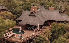 Tshwene Lodge